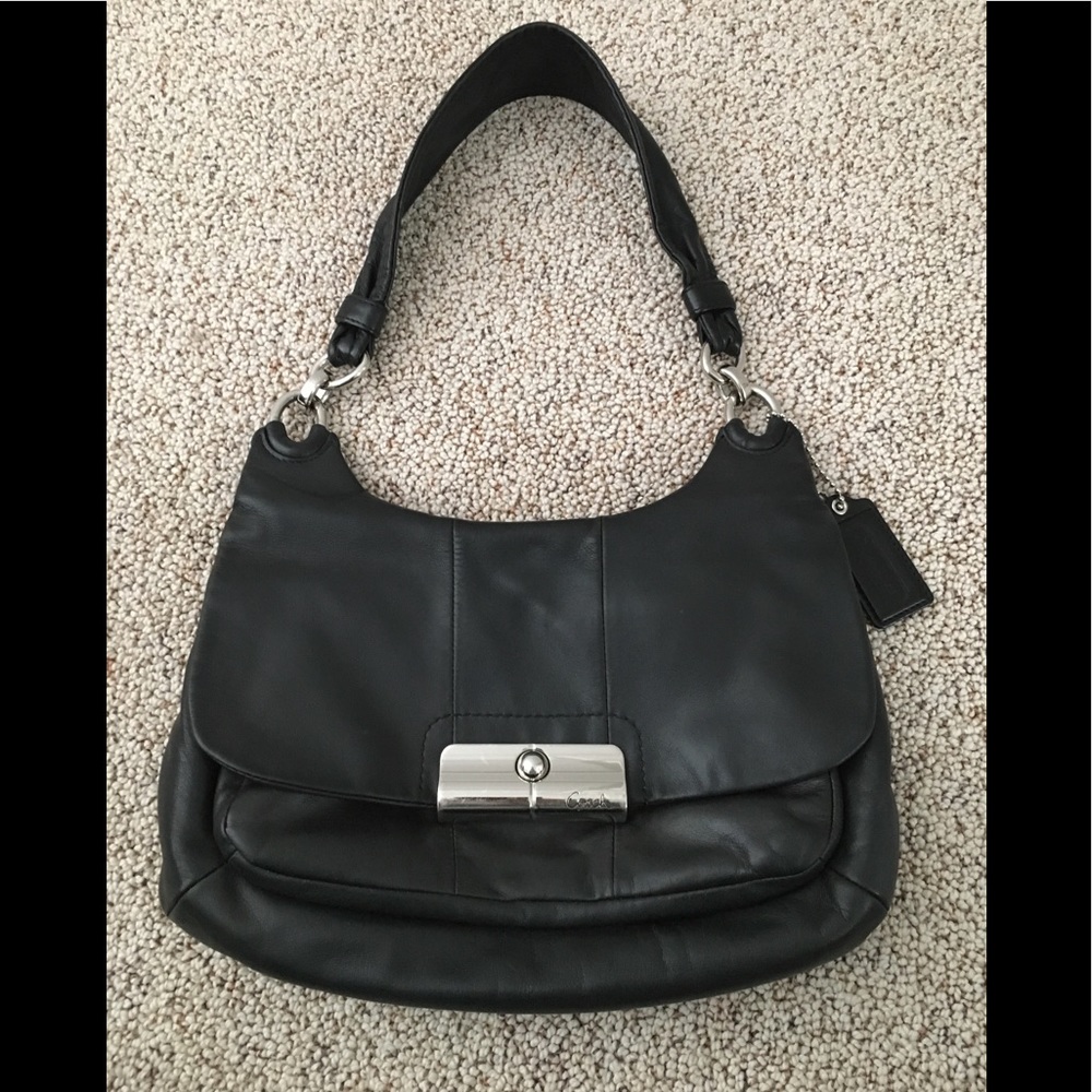 Coach Black Smooth Leather Shoulder Handbag
